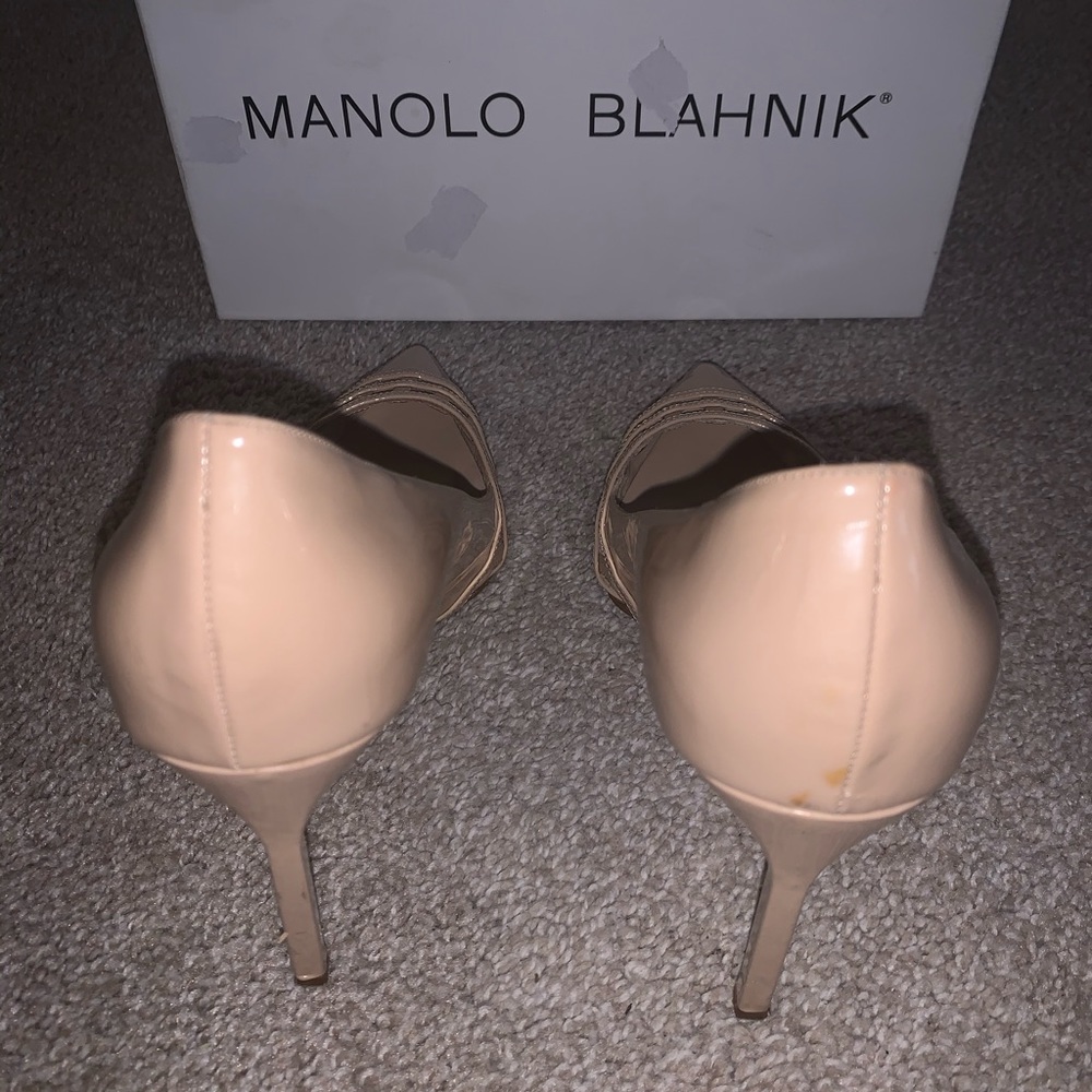 Manolo Blahnik pump
